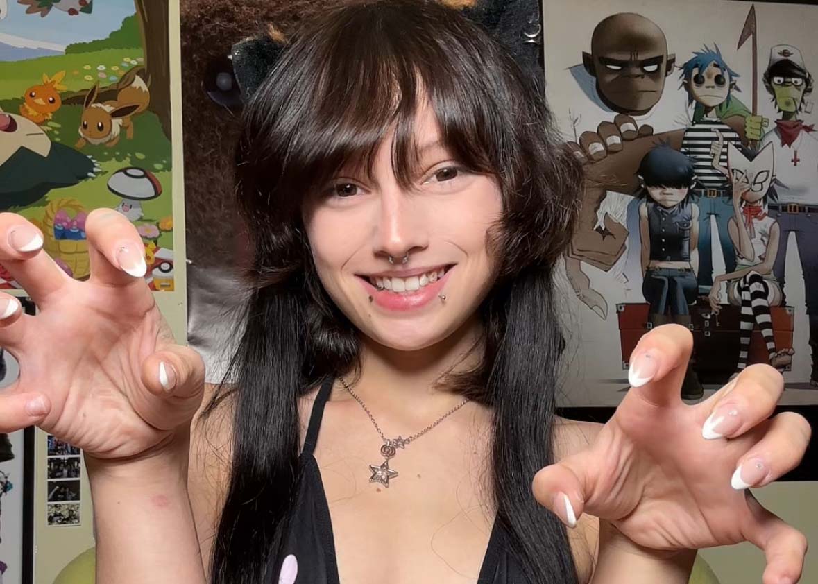 Best OnlyFans Girls: Haley Holes, The 19-Year-Old Emo Alt-Girl Taking
